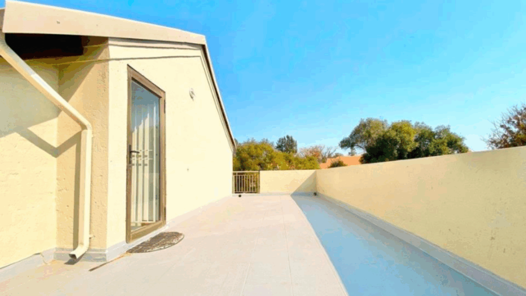 Taryn Minihold Real Estate Services Fourways-3-bedroom-apartment-flat-for-sale-in-paulshof